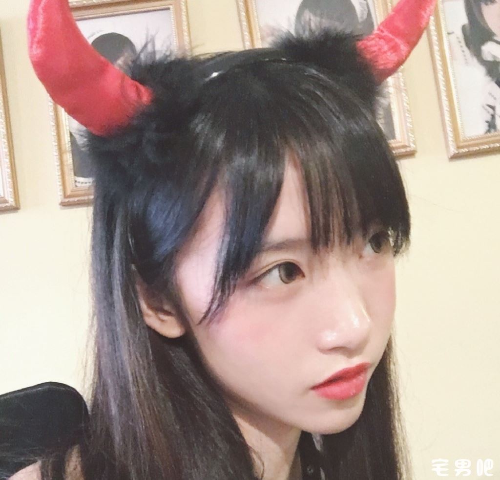今日妹子图 20181128 微博网络红人 @半藏森林 - 逸尤格