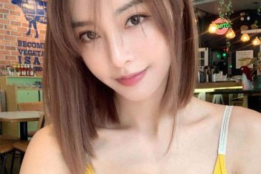 钢琴女神李元玲胸前惊现神秘小晕点 - 逸尤格
