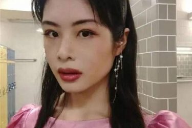 许可馨称能走到今天全靠父母的钱和人脉 - 逸尤格