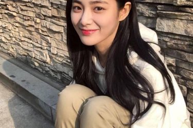 秀色可餐:她很像我大学时的漂亮女同桌[第八期] - 逸尤格