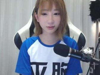 斗鱼又出事了!郭mini直播中脱衣漏三点,房间疑似被封。 - 逸尤格
