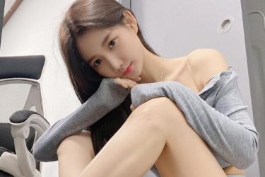 今日妹子图@2km2km 完美身材美的让人窒息 - 逸尤格