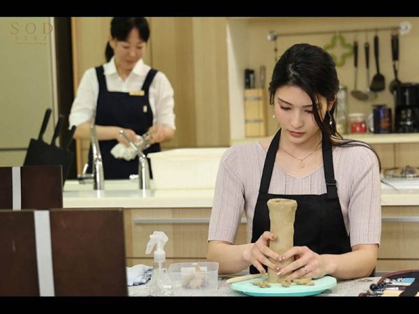 3部强档「美乳人妻」作品封面及内容欣赏 - 逸尤格