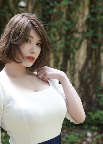 J罩杯神乳正妹《凪光》精选作品推荐封面及内容欣赏 - 逸尤格
