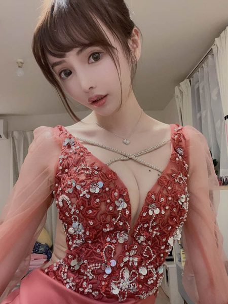 抖S女星《广濑里绪菜》精选作品推荐封面及内容欣赏 - 逸尤格