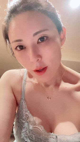 40岁已婚人妻《水野优香》最新作品推荐封面及内容欣赏 - 逸尤格