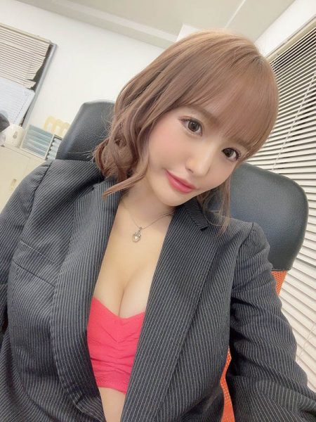 胴体是国宝级超值女星《百永纱里奈》最新作品推荐封面及内容欣赏 - 逸尤格
