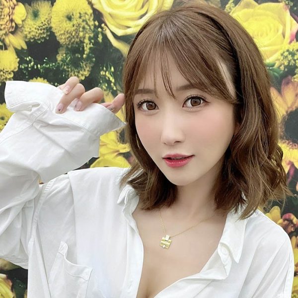 拥有销魂体的挑逗女帝《大槻响》最新作品推荐封面及内容欣赏 - 逸尤格