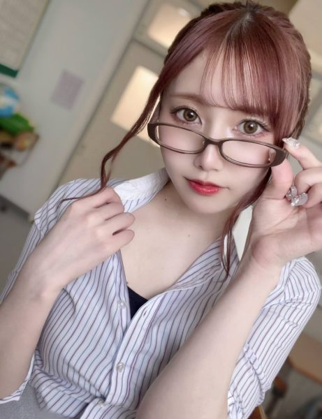 22岁F乃企划型女星「斋藤亚美里」最新作品推荐封面及内容欣赏 - 逸尤格