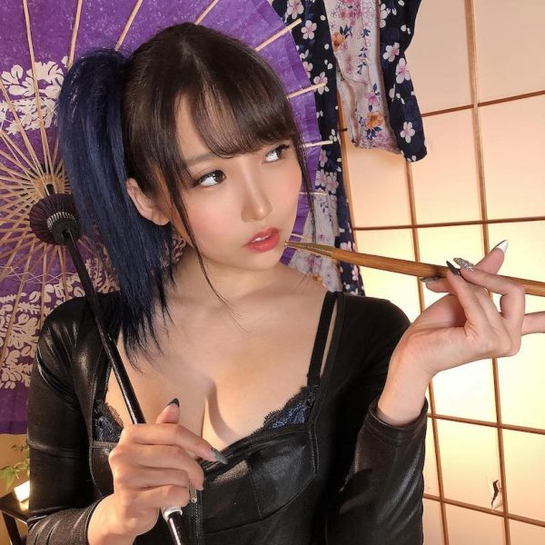 从地下偶像转战暗黑的小只马《枢木葵》精选作品推荐封面及内容欣赏 - 逸尤格