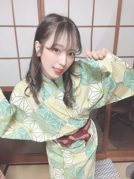 白嫩胴体大咖艺能人《小凑四叶》精选作品推荐封面及内容欣赏 - 逸尤格