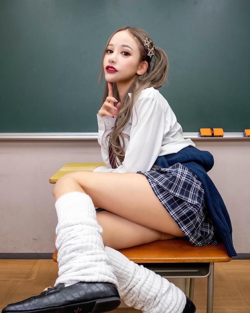 图片[3] - 40万F乃网红大物《爱华凛》精选作品推荐封面及内容欣赏 - 逸尤格