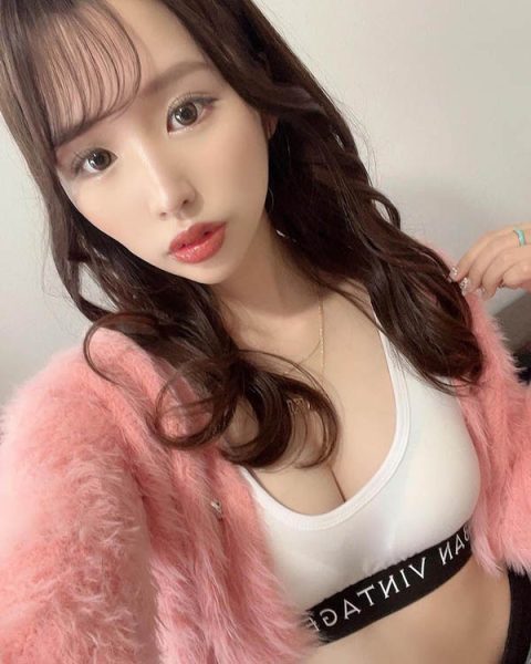 出道2周年的美乳发片机器《新井里真》精选作品推荐封面及内容欣赏 - 逸尤格
