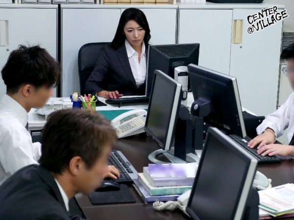 「熟女上司「滥用职权」不断压榨下属」系列作品推荐封面及内容欣赏 - 逸尤格