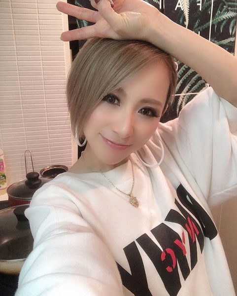 痴欲小只马《北川爱莉佳》精选作品推荐封面及内容欣赏 - 逸尤格