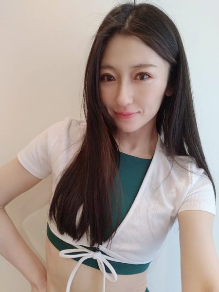 超逆龄40岁美熟女《春谷美雨》精选作品推荐封面及内容欣赏 - 逸尤格