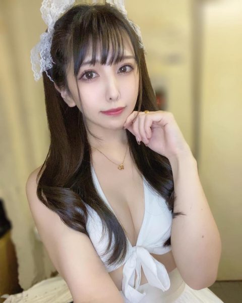 小只马白嫩女星《仓木诗织》精选作品推荐封面及内容欣赏 - 逸尤格
