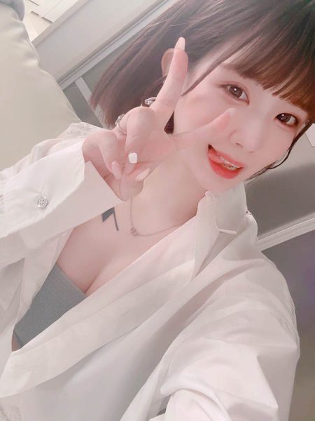 经营社群的网路红人《白咲碧》精选作品推荐封面及内容欣赏 - 逸尤格