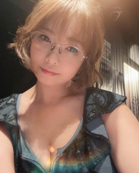 人妻系暗黑女星《赤濑尚子》精选作品推荐封面及内容欣赏 - 逸尤格