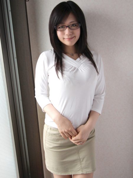 人妻系女星《日向实》精选作品推荐封面及内容欣赏 - 逸尤格